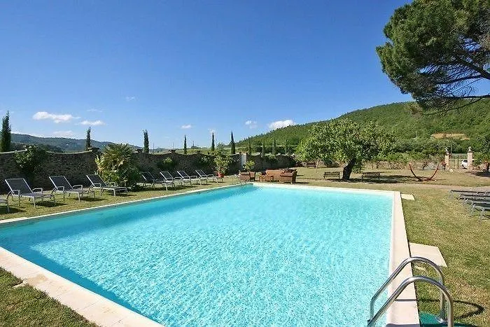 Calbenzano Villa Capolona 0*,  איטליה